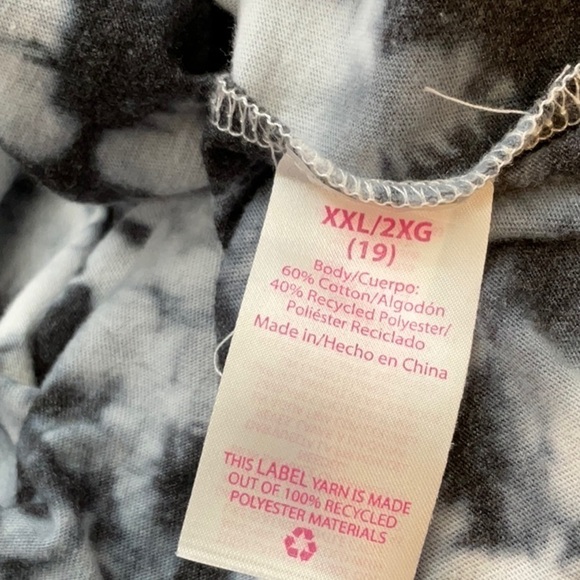 🎉 SALE NO Boundaries Sunflower Cropped Long Sleeve Tee - Picture 5 of 5